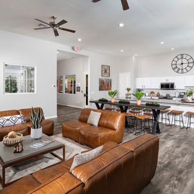Hillstone_HillstoneResidencesatCanyonTrails_Club_Lounge1-web-1024x683